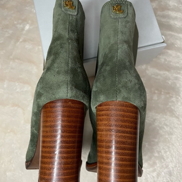 Ralph Lauren Women's Mylah Pull-On Chelsea Boots. Olive Green. 6.5 US. 37 EUR. - Picture 5 of 14